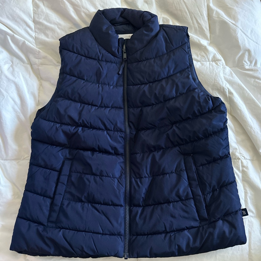 Women’s Gap puffer vest. Navy. Medium.